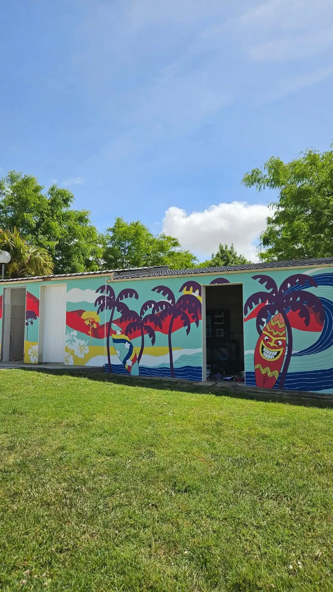Fresque murale, décorative et intérieure pour des particuliers. Signée Mathilde Jauilhac, artiste dans les départements de la Charente-Maritime, de la Charente et partout en France.